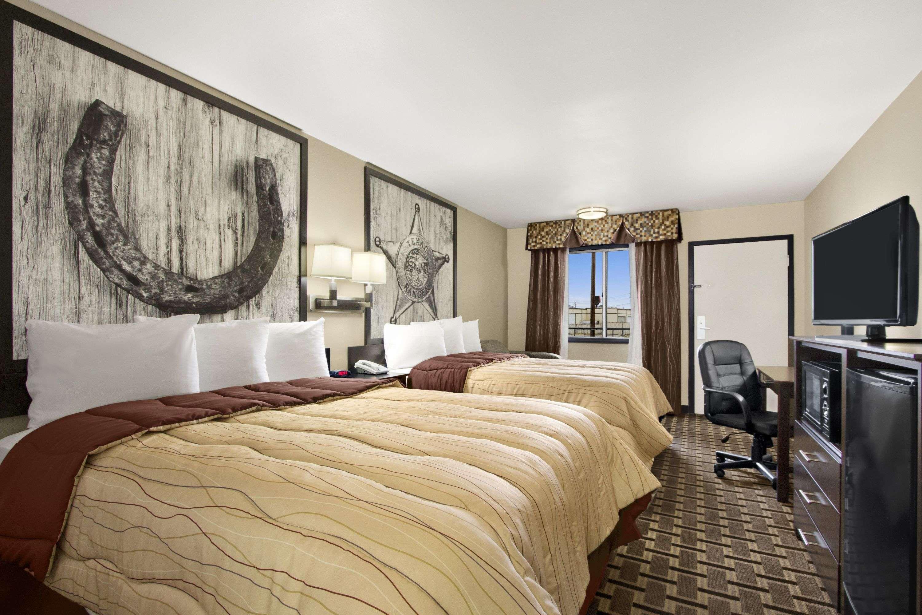 Super 8 By Wyndham Fort Worth Tx Bilik gambar