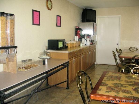 Super 8 By Wyndham Fort Worth Tx Restoran gambar